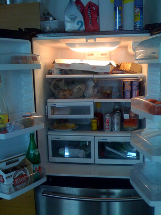 Illustration for article titled Liz Smith Has Gin & Fruit: What's In Your Refrigerator?